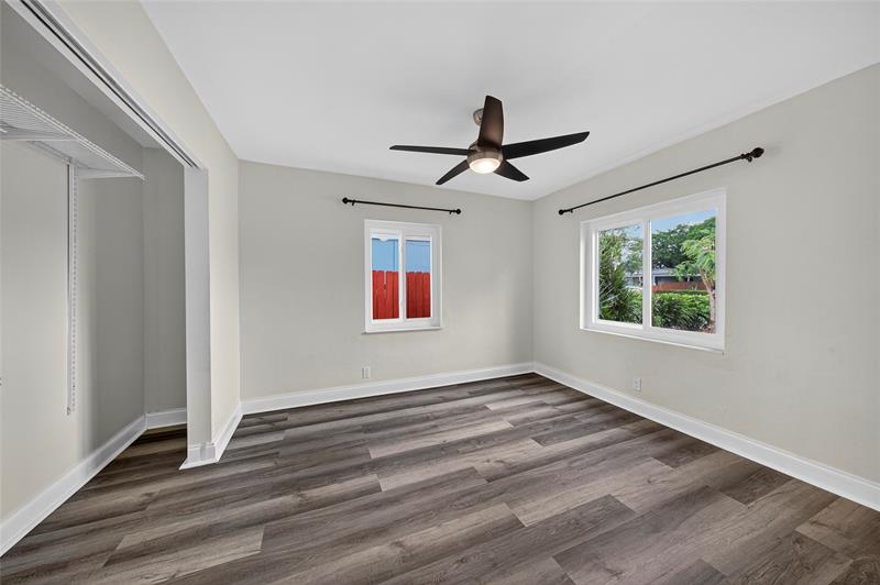 Image 16 of 19 For 5272 4th Ter