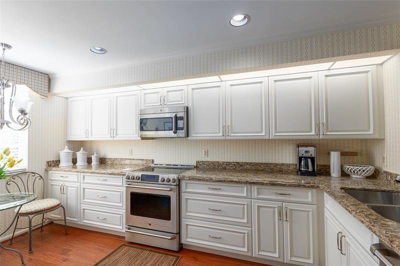 Image 6 of 24 For 4126 Palm Aire Dr  262d