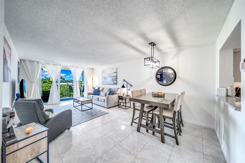 Image 4 of 9 For 3581 Ocean Boulevard  3b