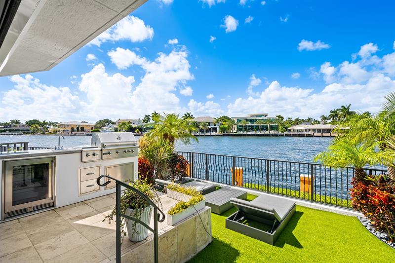 Image 12 of 30 For 615 Bayshore Dr  103