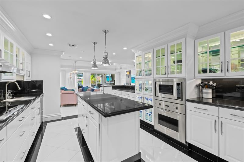 Image 14 of 30 For 615 Bayshore Dr  103