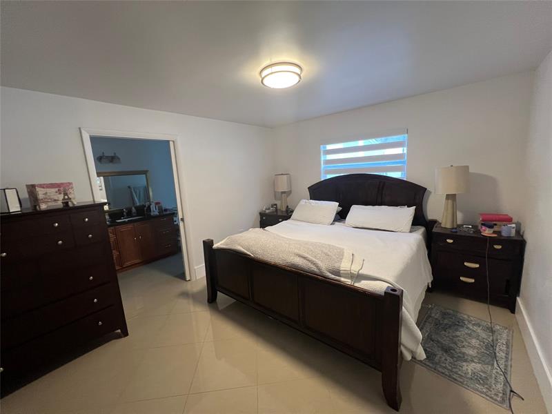 Image 12 of 33 For 115 34th  