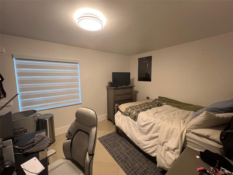 Image 20 of 33 For 115 34th  