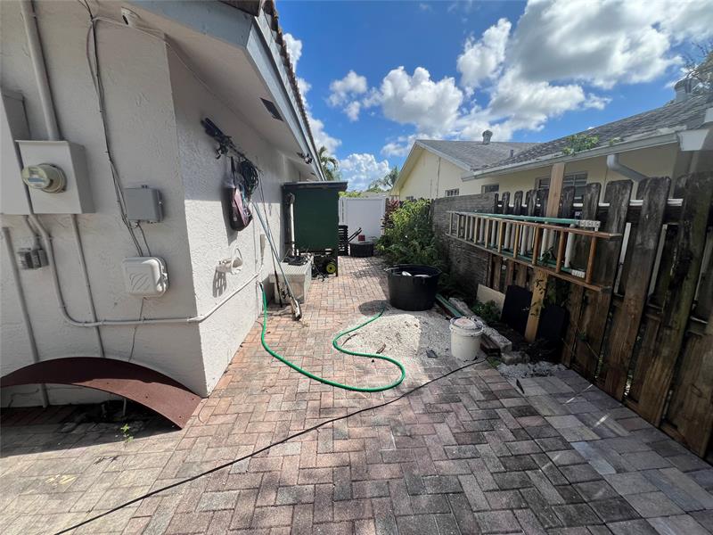 Image 28 of 33 For 115 34th  