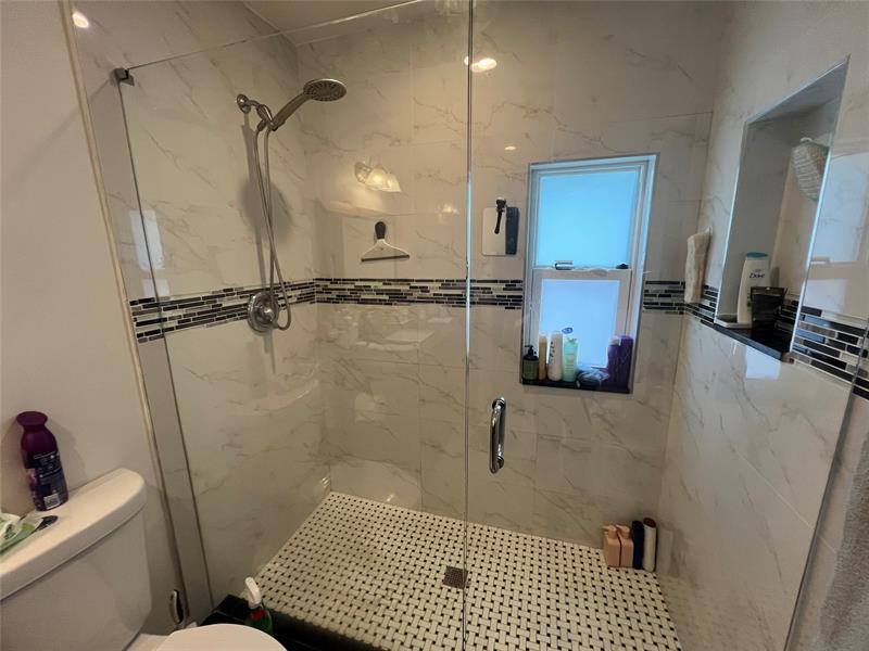 Image 8 of 33 For 115 34th  