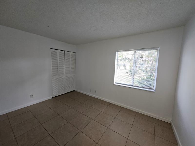 Image 22 of 37 For 2220 59th Way  63-c