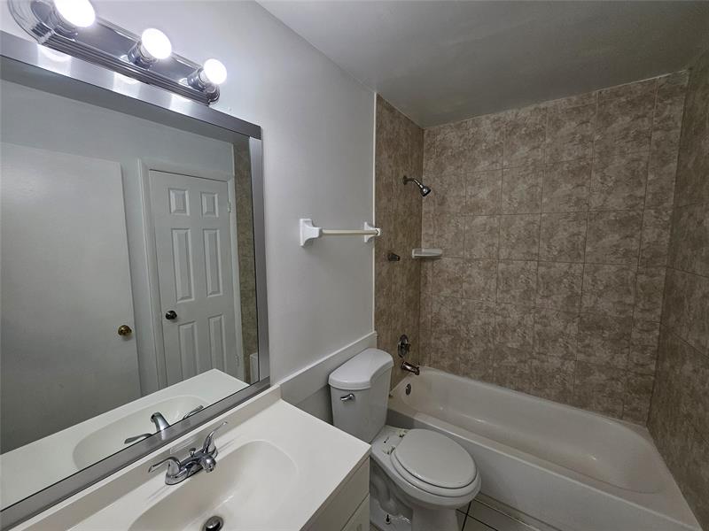 Image 26 of 37 For 2220 59th Way  63-c