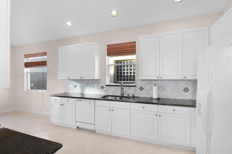 Image 14 of 60 For 7084 Cricket Ct
