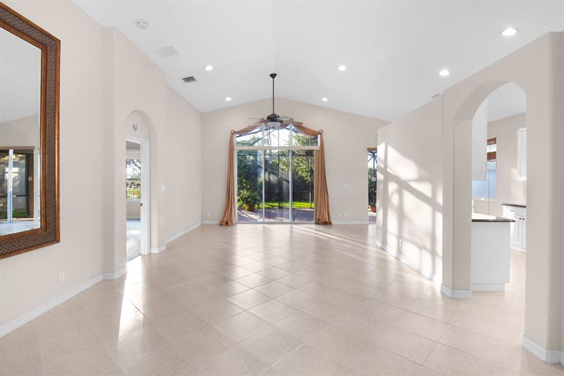 Image 5 of 60 For 7084 Cricket Ct