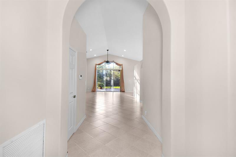 Image 7 of 60 For 7084 Cricket Ct