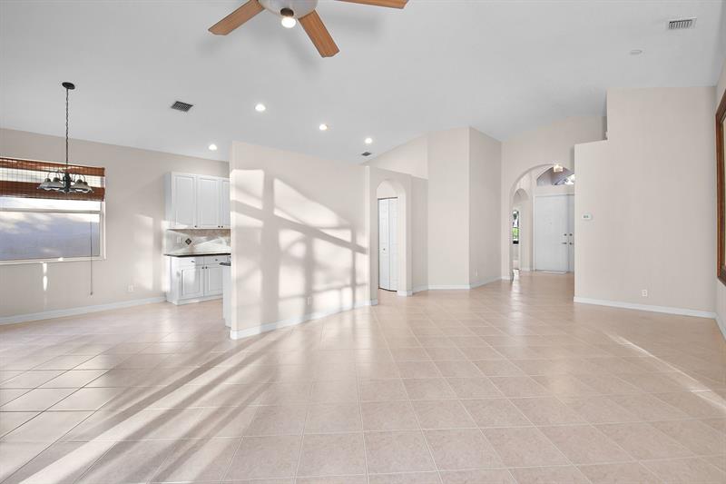Image 9 of 60 For 7084 Cricket Ct