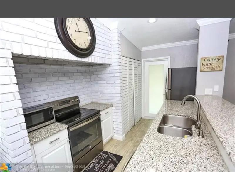 Image 3 of 11 For 6960 1st St  