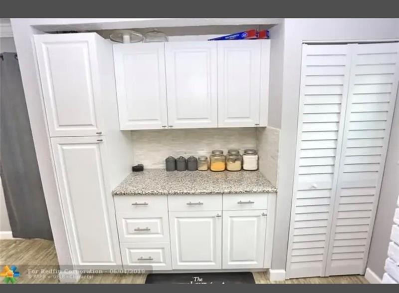 Image 4 of 11 For 6960 1st St  