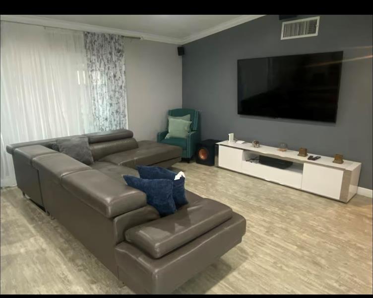 Image 5 of 11 For 6960 1st St  