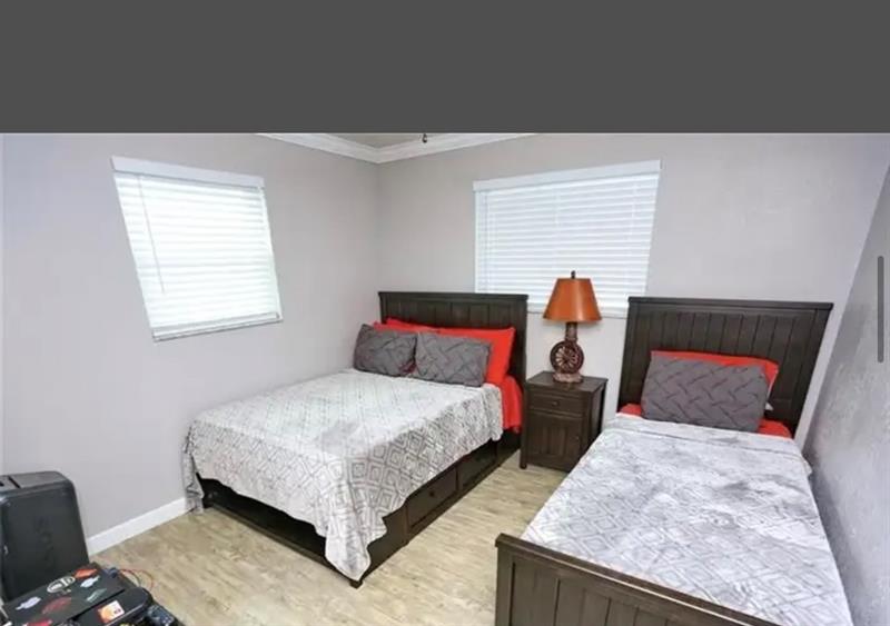 Image 6 of 11 For 6960 1st St  