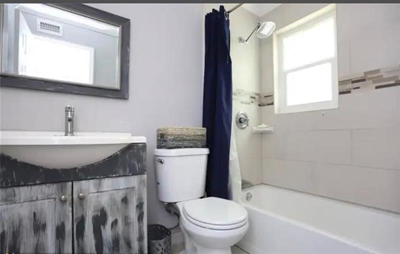 Image 9 of 11 For 6960 1st St  