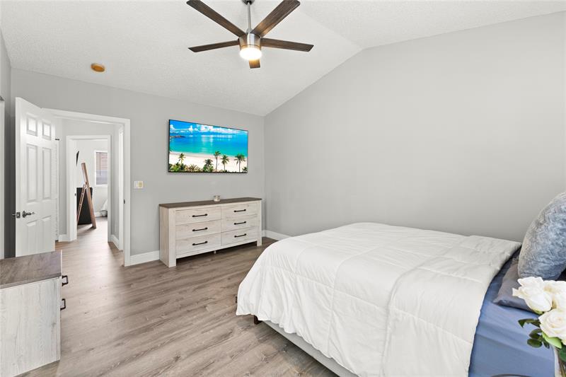 Image 21 of 32 For 1615 Cetona Dr  1615