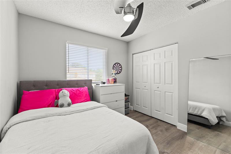 Image 24 of 32 For 1615 Cetona Dr  1615