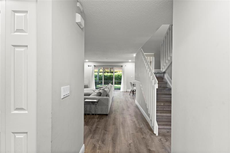 Image 4 of 32 For 1615 Cetona Dr  1615