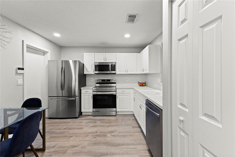 Image 5 of 32 For 1615 Cetona Dr  1615