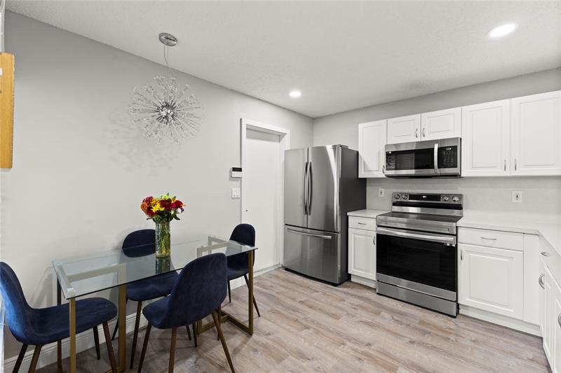 Image 6 of 32 For 1615 Cetona Dr  1615