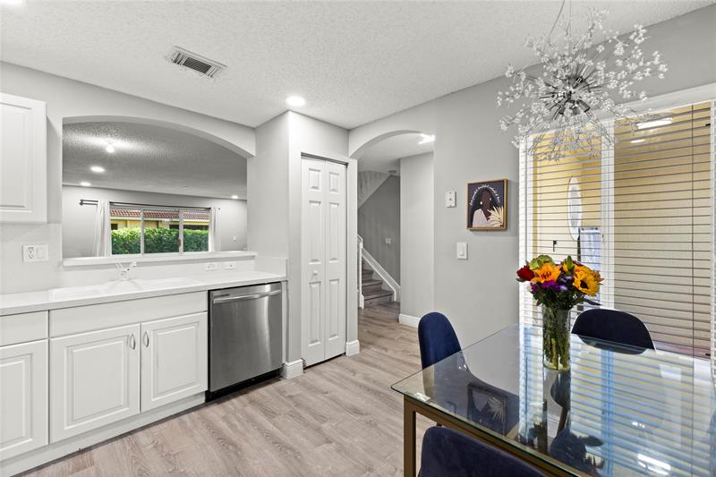 Image 8 of 32 For 1615 Cetona Dr  1615