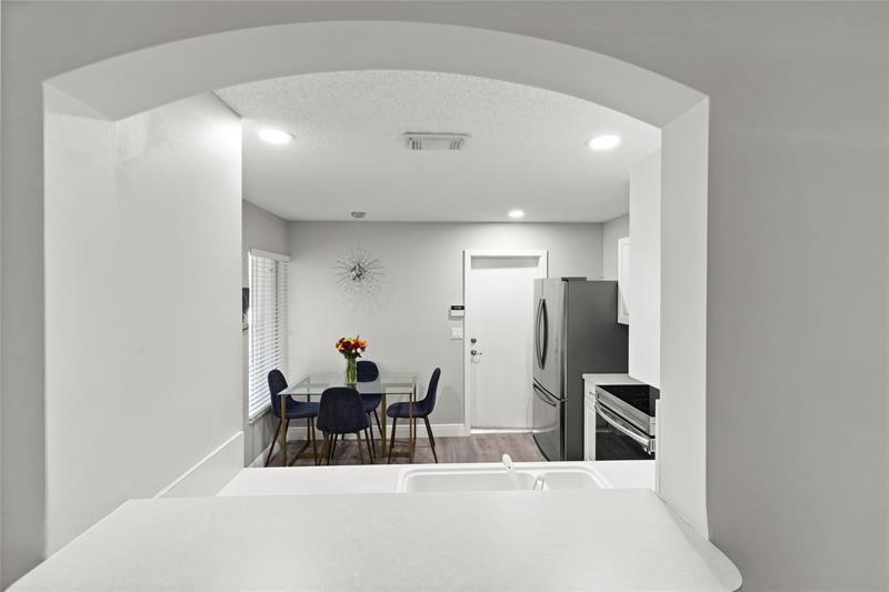 Image 9 of 32 For 1615 Cetona Dr  1615