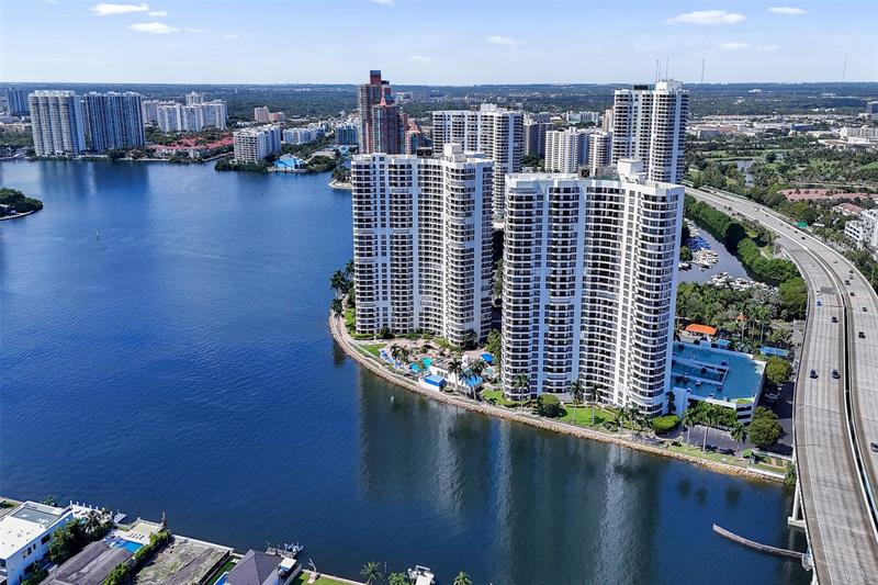 Image 13 of 58 For 19101 36th Ct  1709