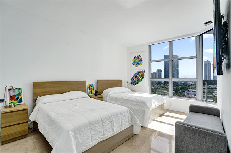 Image 16 of 58 For 19101 36th Ct  1709