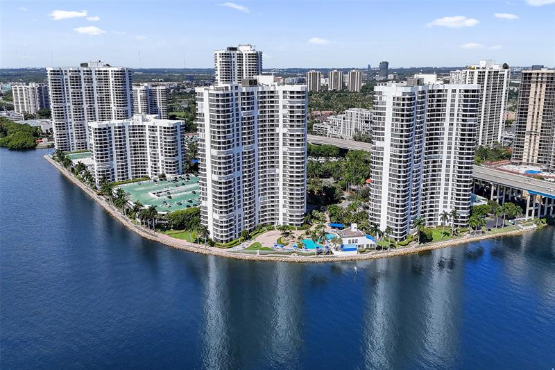 Image 28 of 58 For 19101 36th Ct  1709