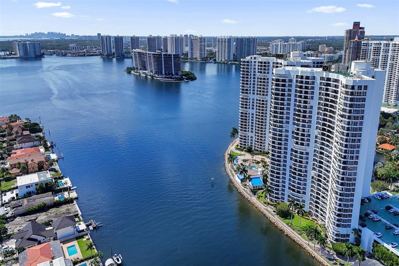 Image 31 of 58 For 19101 36th Ct  1709