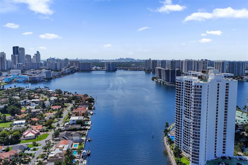 Image 33 of 58 For 19101 36th Ct  1709