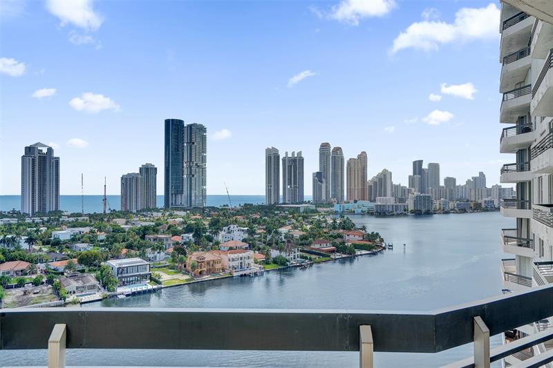 Image 4 of 58 For 19101 36th Ct  1709