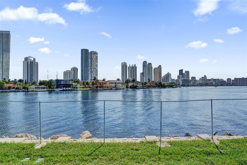 Image 52 of 58 For 19101 36th Ct  1709