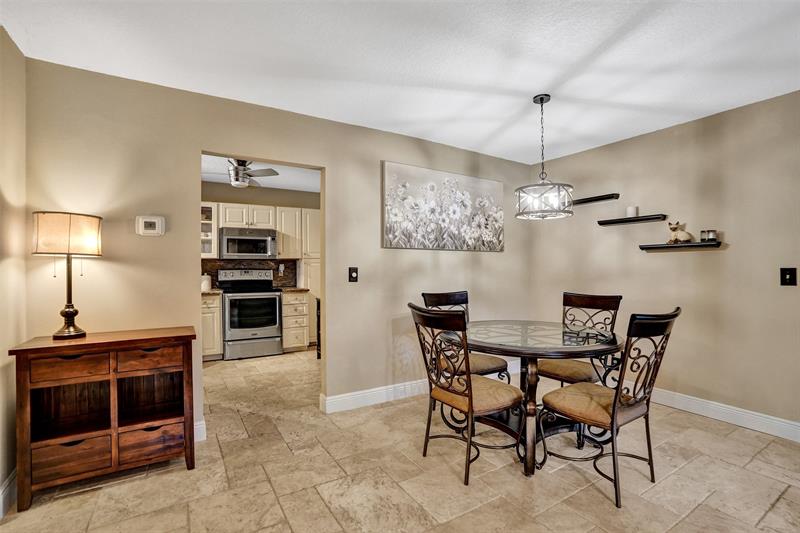 Image 10 of 36 For 2518 Carambola Circle N  1813