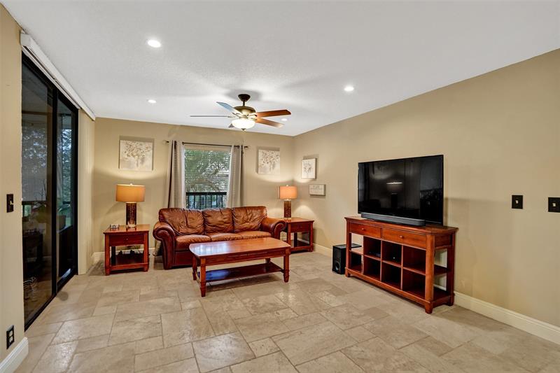 Image 16 of 36 For 2518 Carambola Circle N  1813