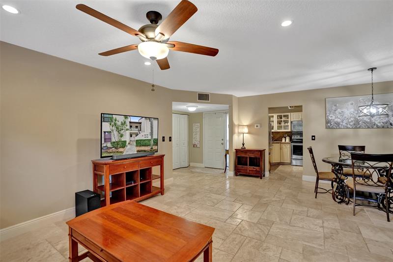 Image 17 of 36 For 2518 Carambola Circle N  1813