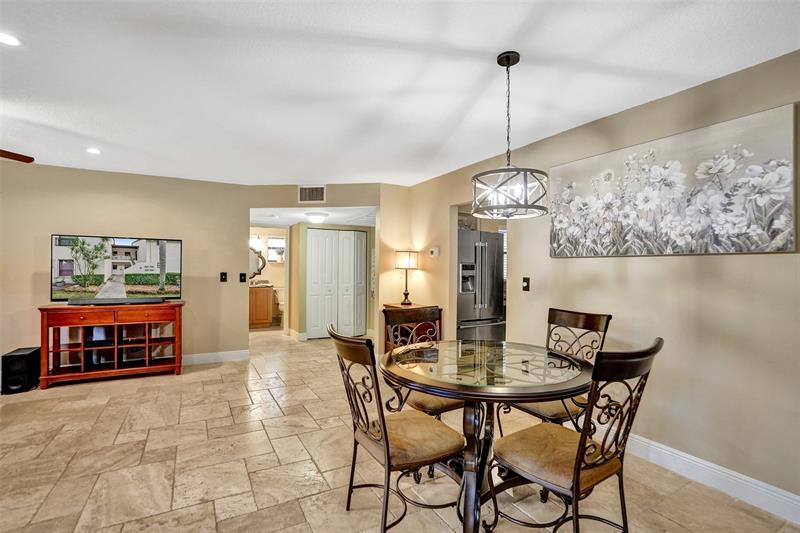 Image 18 of 36 For 2518 Carambola Circle N  1813