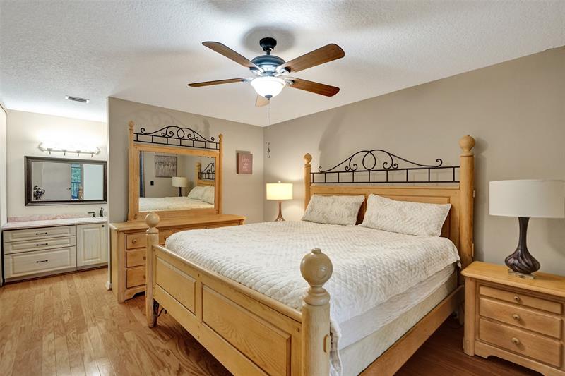 Image 19 of 36 For 2518 Carambola Circle N  1813