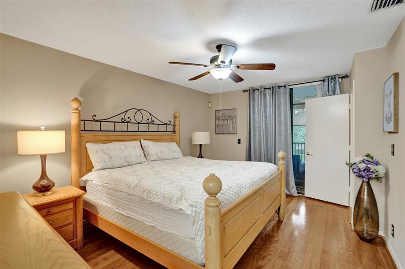 Image 22 of 36 For 2518 Carambola Circle N  1813