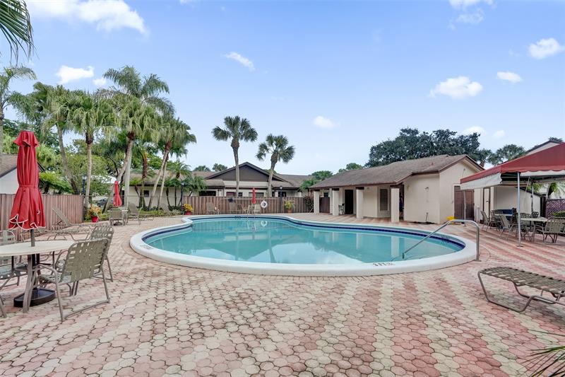 Image 31 of 36 For 2518 Carambola Circle N  1813