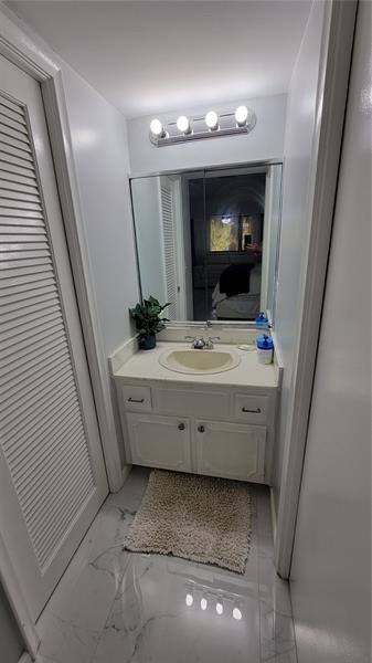 Image 11 of 25 For 1801 Presidential Way  D202