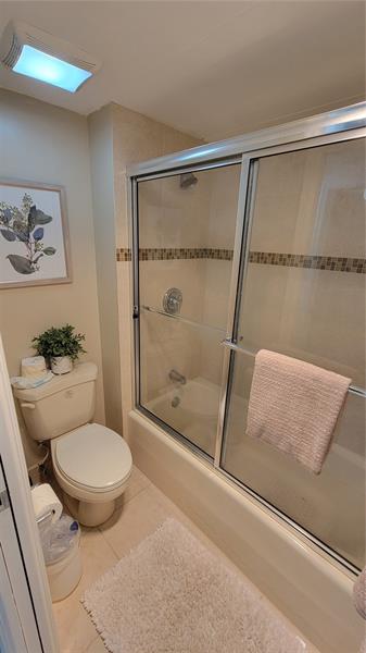 Image 12 of 25 For 1801 Presidential Way  D202