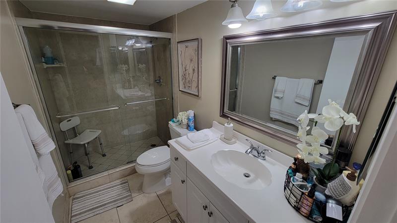 Image 16 of 25 For 1801 Presidential Way  D202