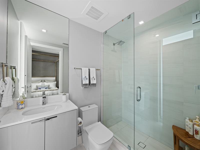 Image 11 of 54 For 435 Bayshore Dr  703