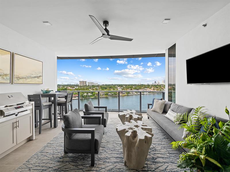 Image 3 of 54 For 435 Bayshore Dr  703
