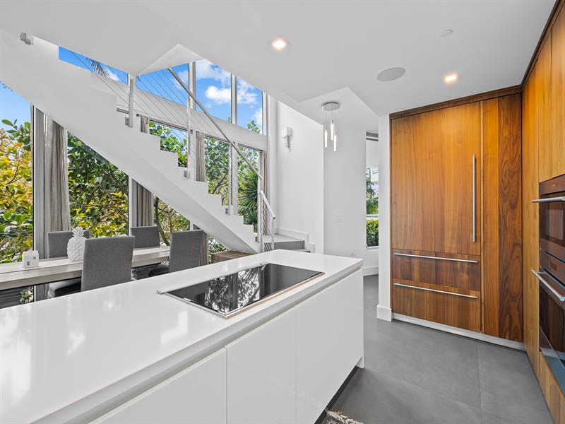 Image 13 of 48 For 701 Fort Lauderdale Beach Boulevar  Th1