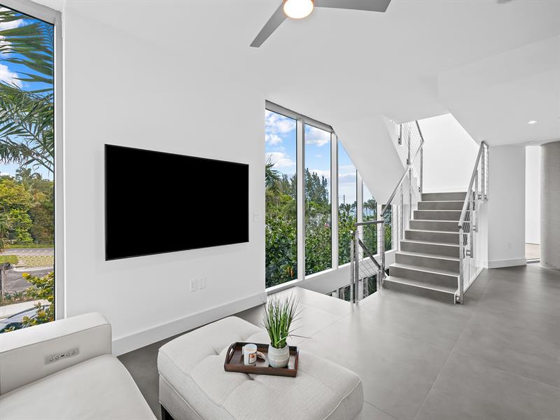 Image 16 of 48 For 701 Fort Lauderdale Beach Boulevar  Th1