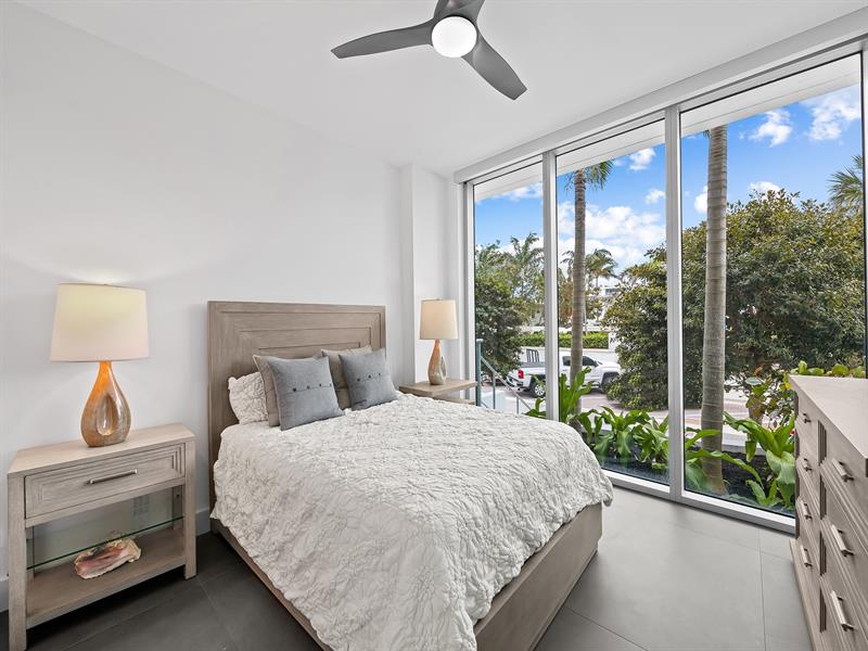 Image 17 of 48 For 701 Fort Lauderdale Beach Boulevar  Th1
