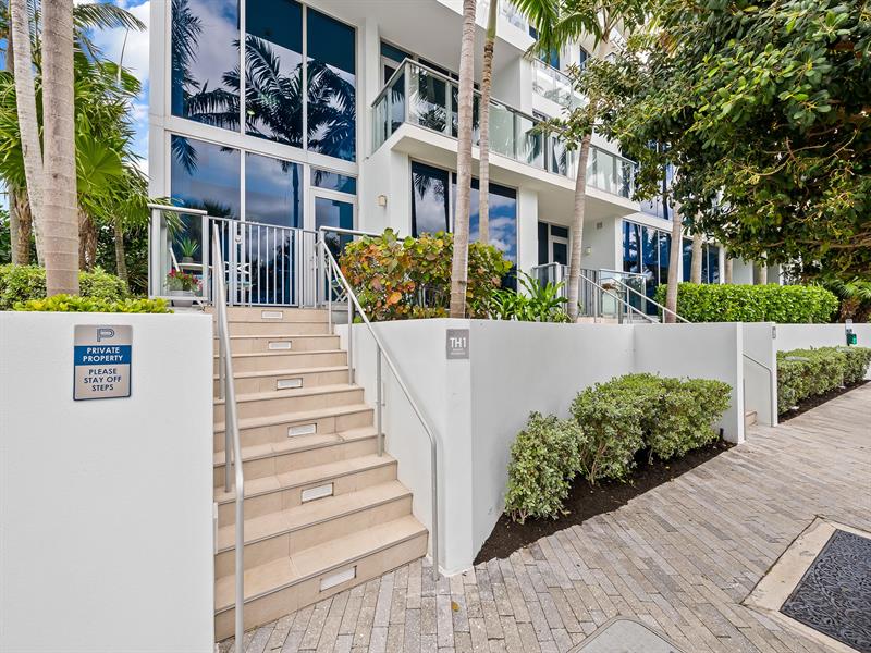 Image 25 of 48 For 701 Fort Lauderdale Beach Boulevar  Th1